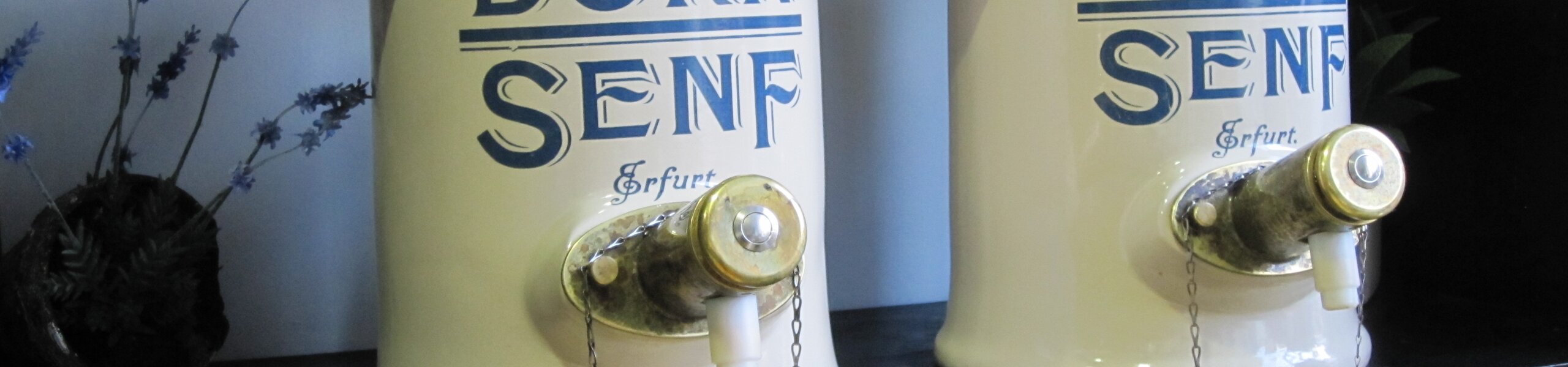 BORN Senfladen frischgezapfter Senf Frisch gezapfter Senf aus dem BORN Senfladen in der Erfurter Altstadt