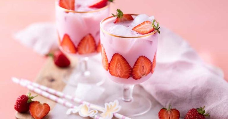Rezept Pink Drink zum Selbermachen. Mit diesem einfachen Rezept mixt du dir deinen Pink Drink selber. 