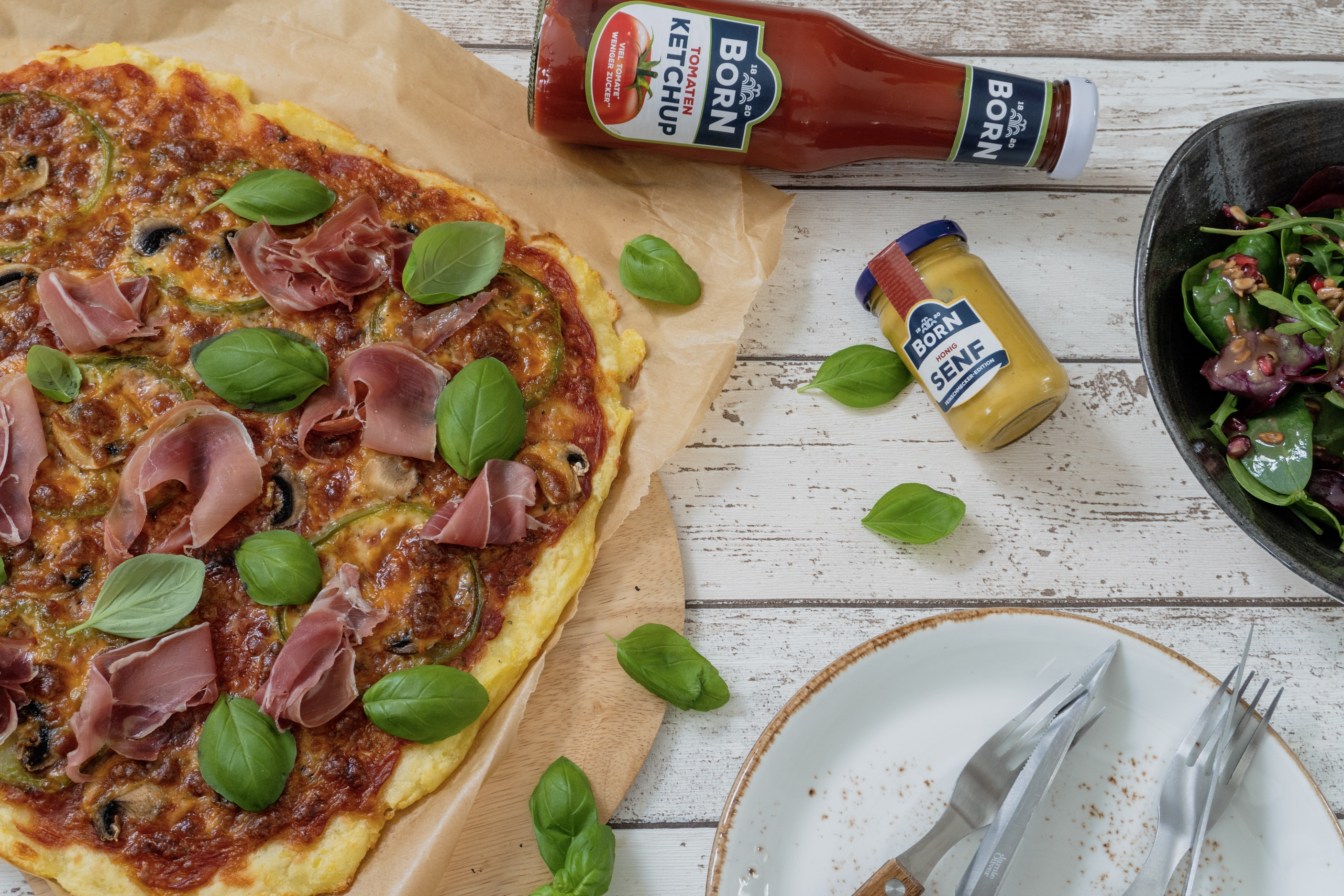 Unser Rezept Klossteigpizza mit Pflücksalat zun Nachkochen. Eindach, schnell und lecker.