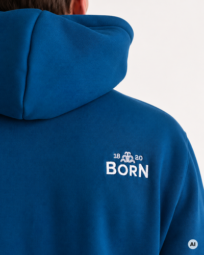 BORN Hoodie als Geschenkidee für Senfliebhaber. Brust Senfbecher. Rücken BORN Logo