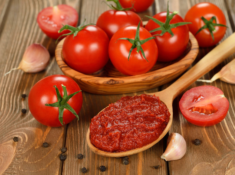 Hochwertiges Tomaten-Ketchup und Tomatenmark von BORN